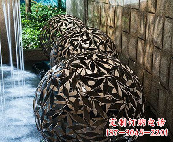 鹤壁不锈钢树叶镂空球景观雕塑