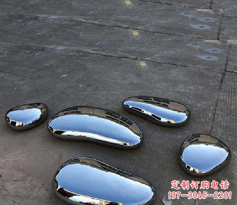 鹤壁不锈钢水滴景观雕塑美轮美奂，营造自然灵动