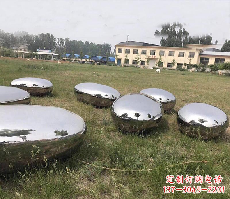 鹤壁精美不锈钢水滴景观雕塑