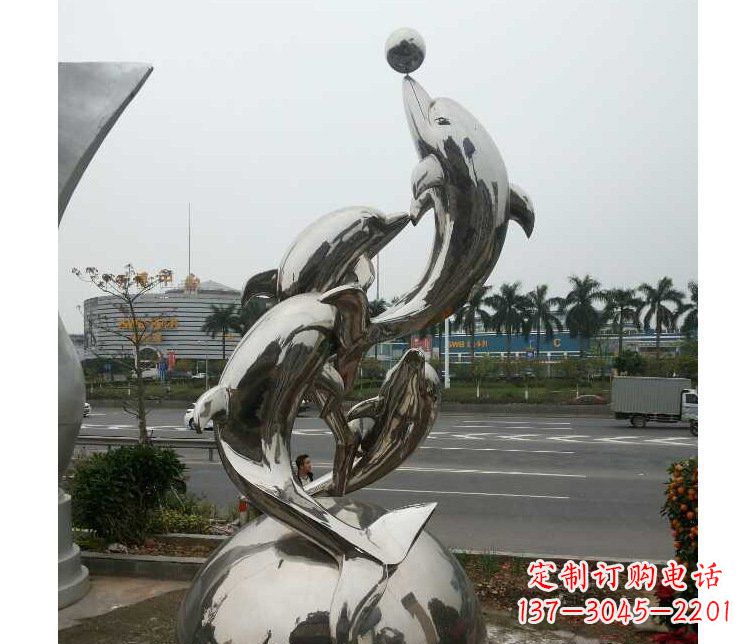 鹤壁海豚雕塑多功能不锈钢跳跃玩球