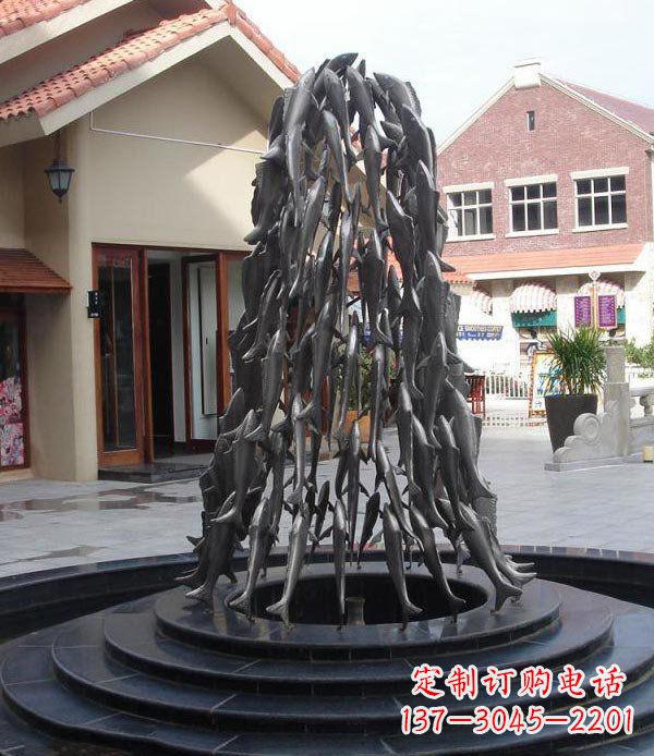 鹤壁跃动的生命——景区向上游的鱼群喷泉雕塑