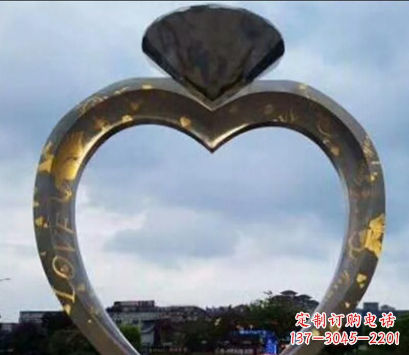 鹤壁不锈钢大型钻石戒指景观雕塑