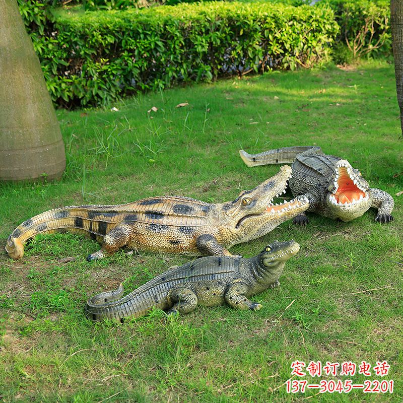 鹤壁可爱的鳄鱼仿真动物雕塑
