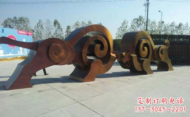 鹤壁公园抽象牛动物铜雕