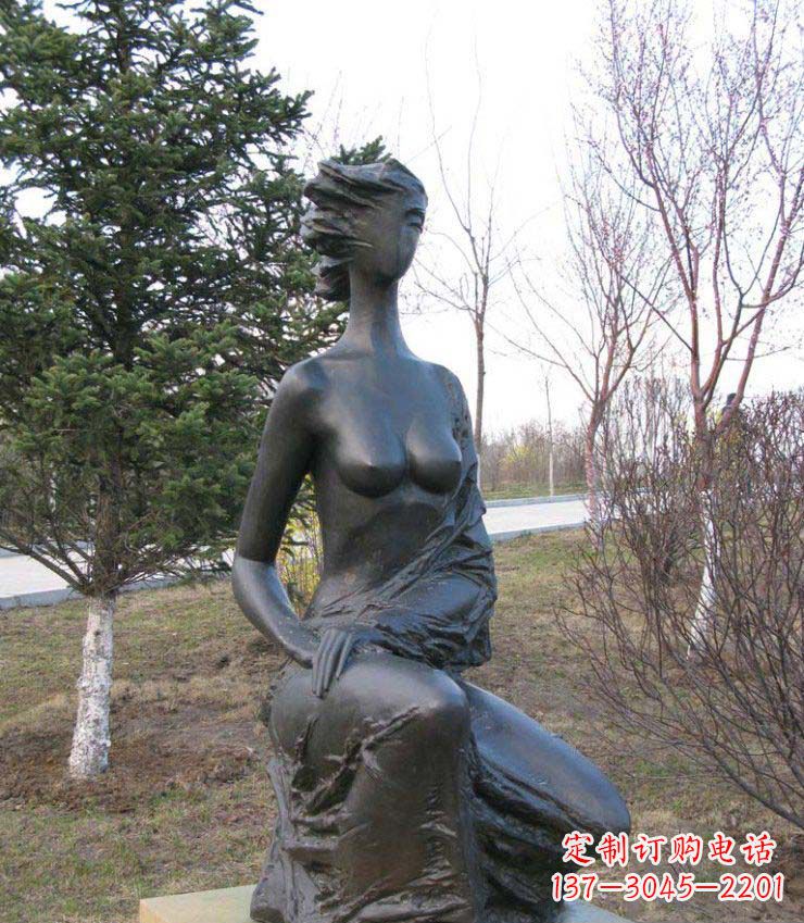 鹤壁公园抽象女人人物铜雕1