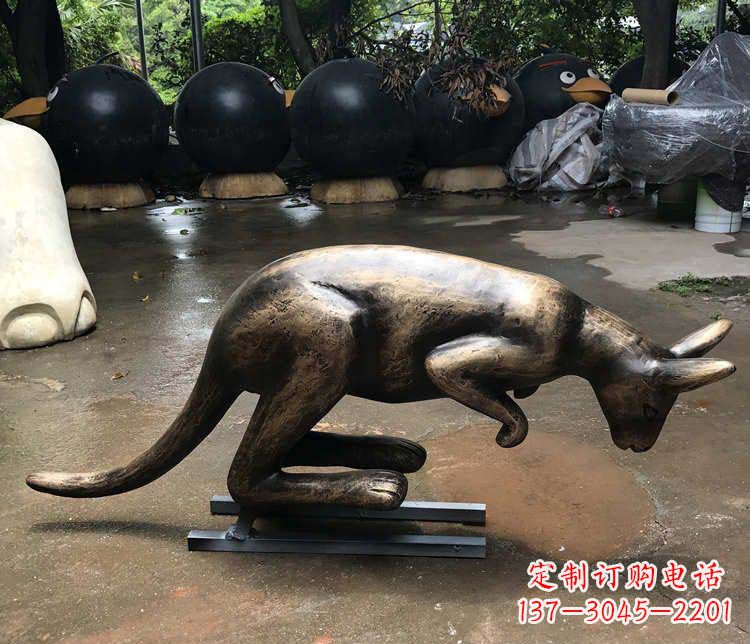 鹤壁公园袋鼠动物铜雕
