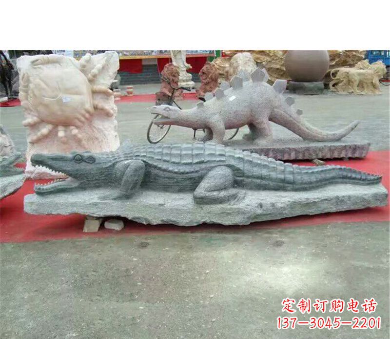鹤壁公园动物鳄鱼石雕