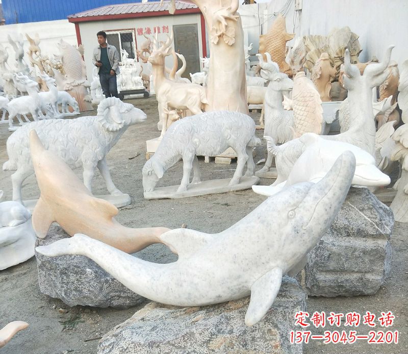 鹤壁公园动物海豚石雕