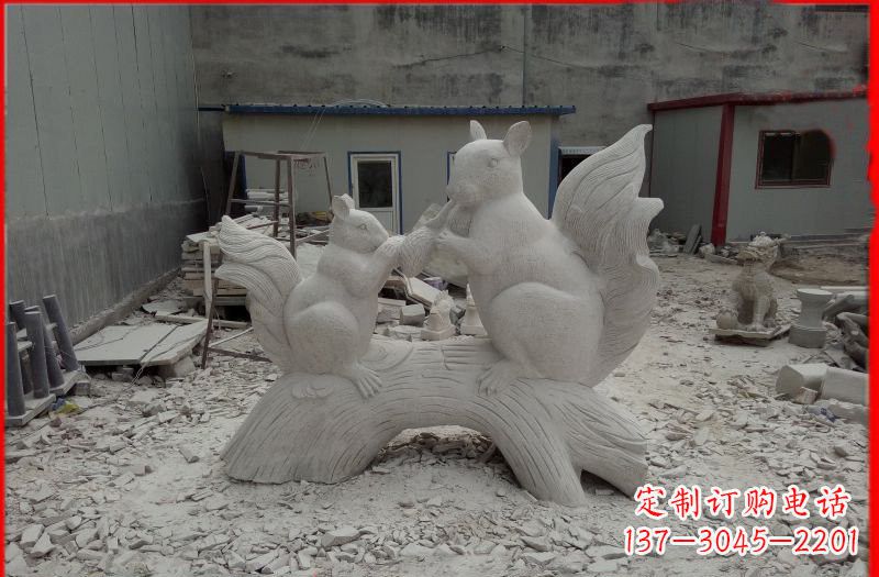 鹤壁中领雕塑  松鼠之爱 石雕定制