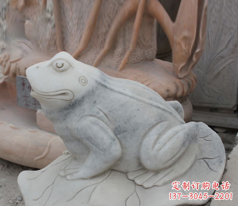 鹤壁青蛙雕塑生动逼真的公园动物雕塑