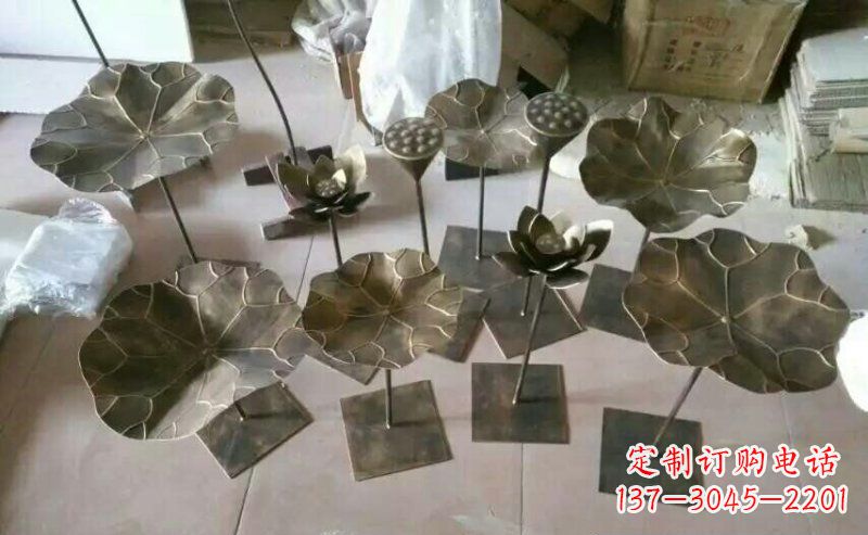 鹤壁公园锻铜荷花荷叶景观铜雕