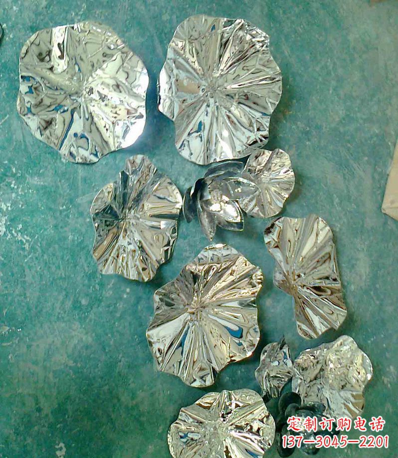 鹤壁精致锻铜荷叶造型雕塑