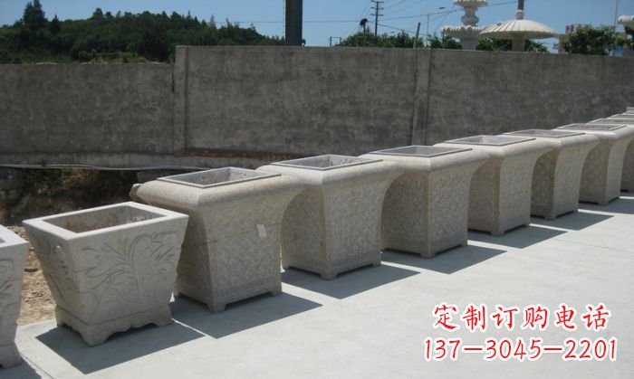 鹤壁大理石花盆石雕 – 在公园展现精美自然风貌