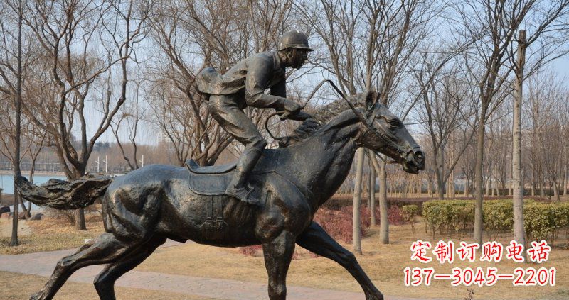 鹤壁公园骑马的战士小品铜雕