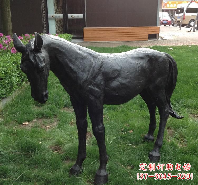 鹤壁大型雕塑装置——马雕塑