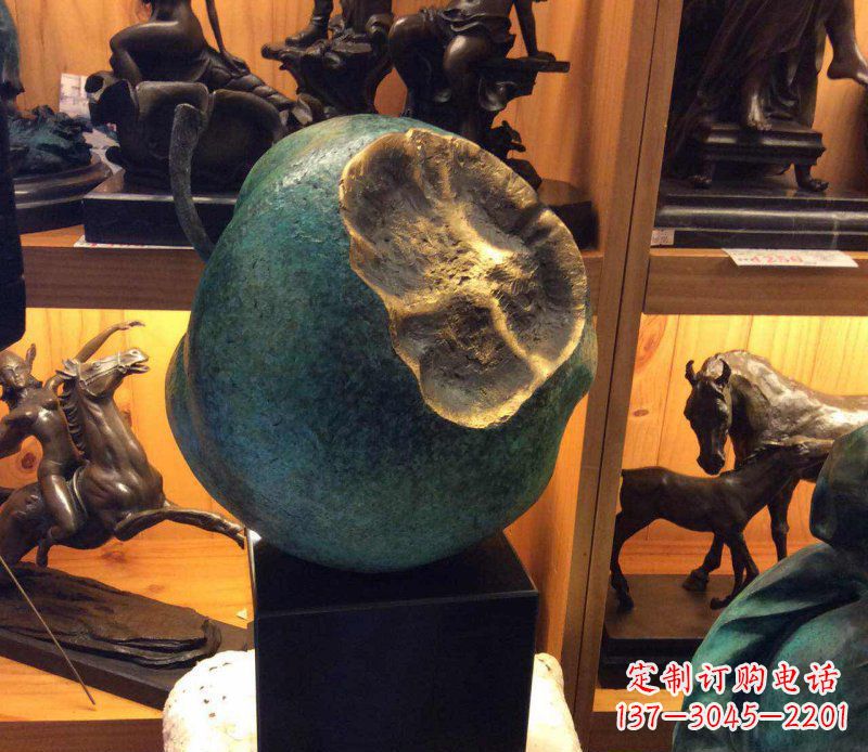 鹤壁铜质可爱苹果雕塑