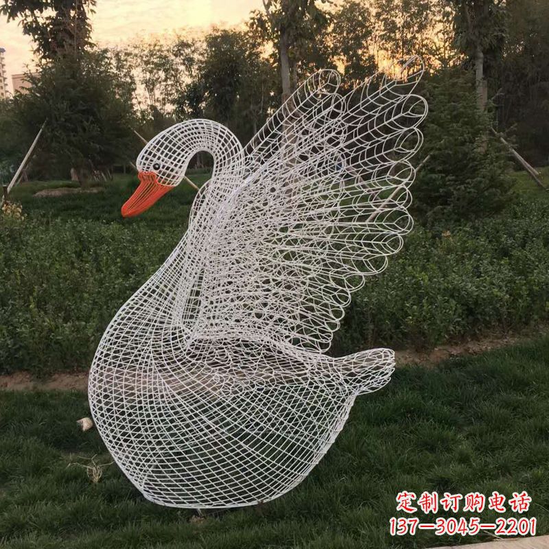 鹤壁秀美天鹅铁艺雕塑,点缀公园绿地