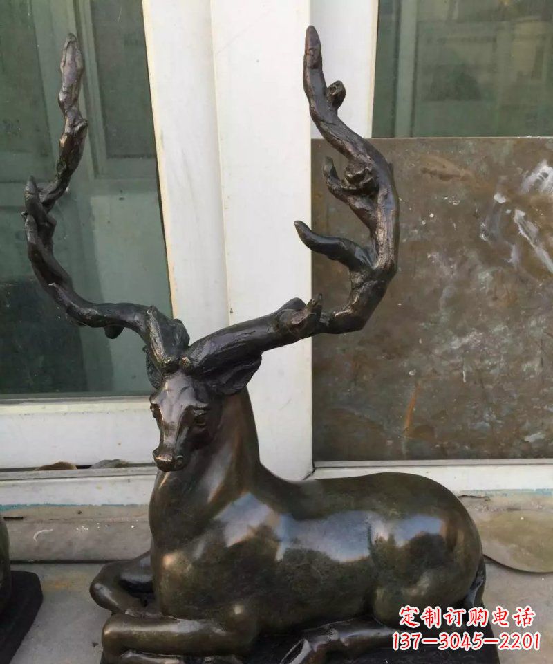 鹤壁铸铜小鹿动物雕塑