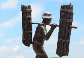 鹤壁精美老人铜雕，传承古代挑柴精神