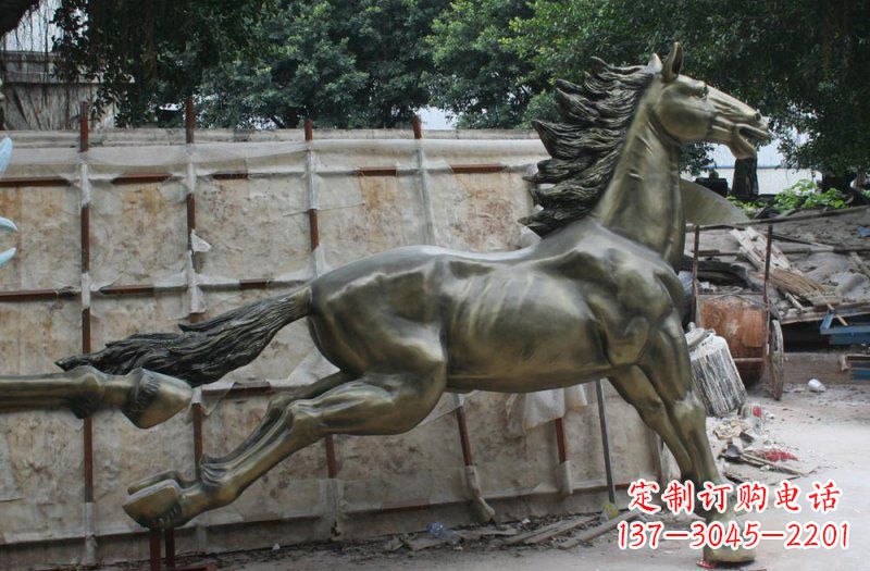 鹤壁逸致领雕：广场奔马动物铜雕