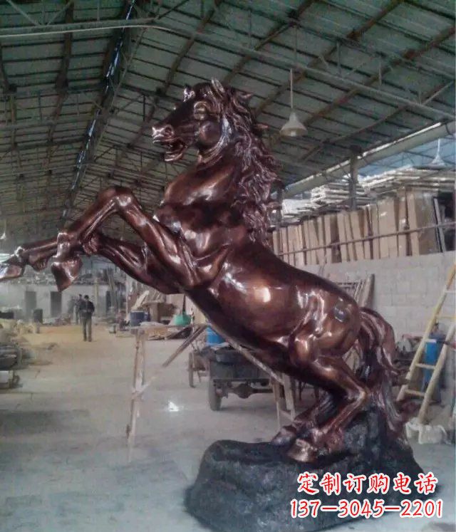 鹤壁中领雕塑出品:铜雕正面奔马