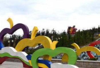 鹤壁广场艺术：不锈钢抽象彩色苹果雕塑