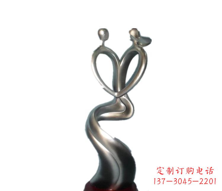 鹤壁爱的象征——不锈钢情侣雕塑