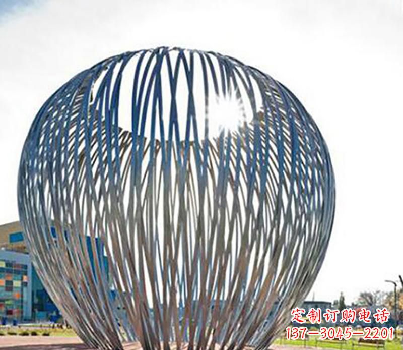 鹤壁中领雕塑|铸就不锈钢树叶风雕塑