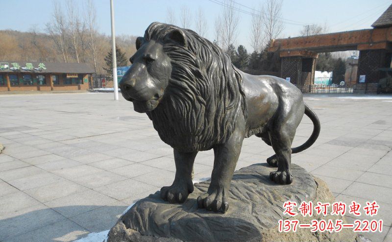 鹤壁中领雕塑推出一款精美的华丽非洲狮铜雕,将…