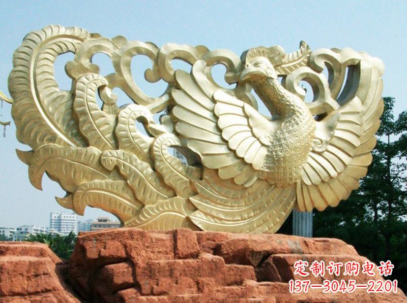 鹤壁欣赏瑰丽的凤凰铜雕