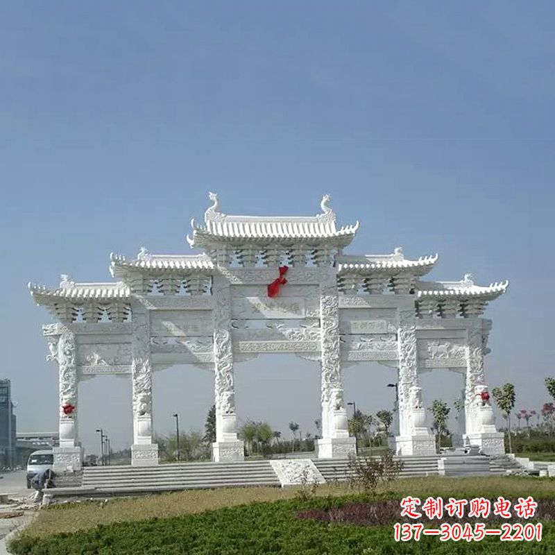 鹤壁广场汉白玉五门石牌坊
