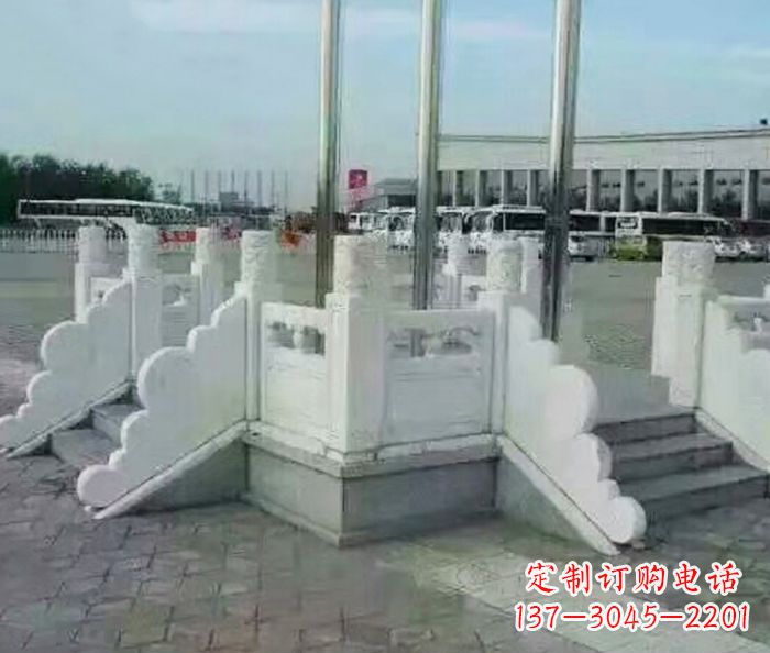 鹤壁中领雕塑提供绚丽升旗台石雕,一种标志性的…