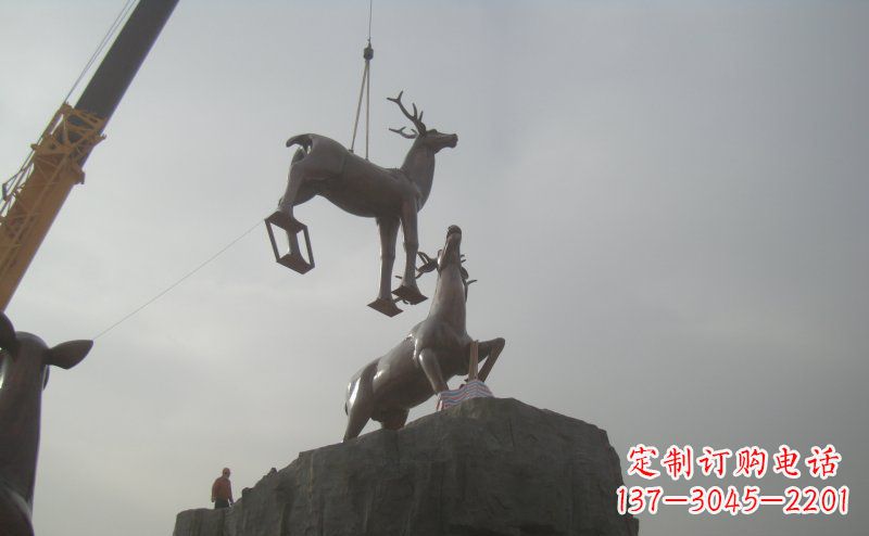 鹤壁梅花鹿动物铜雕,极致精细,表达优雅
