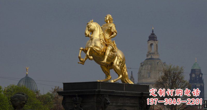 鹤壁广场骑马的西方人物景观铜雕