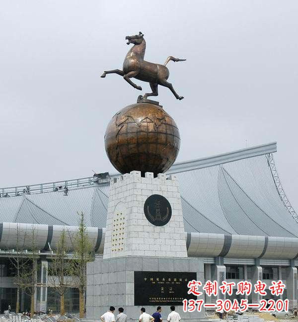 鹤壁世界地球铜雕,完美展现地球的神秘与美丽