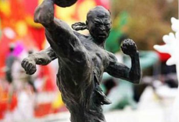 鹤壁足球雕塑：展现无限自由