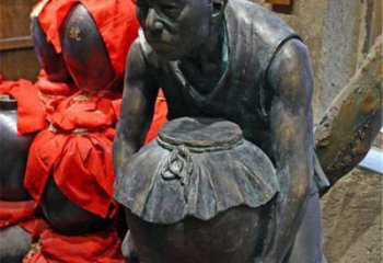 鹤壁铜质老人抱酒图案雕塑