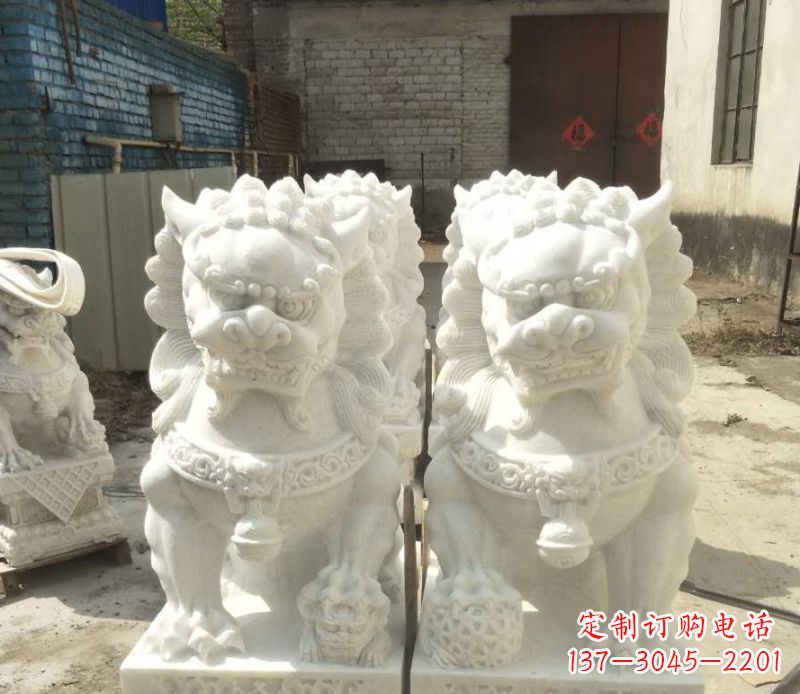 鹤壁中领雕塑：绣球狮子石雕