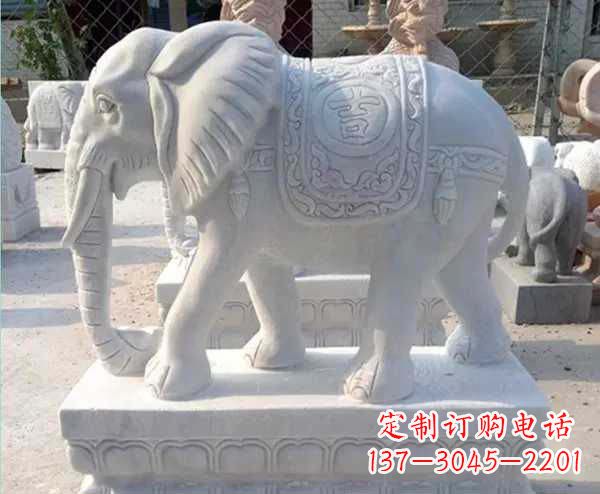 鹤壁高贵厚重的大象雕塑