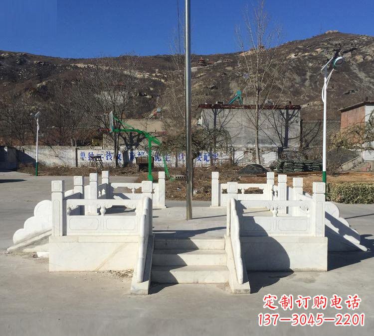 鹤壁汉白玉雕刻的精致升旗台
