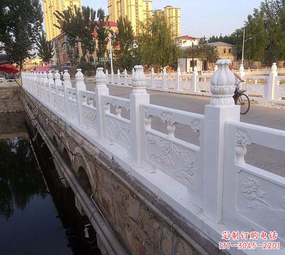 鹤壁精美大气的城市栏板石雕
