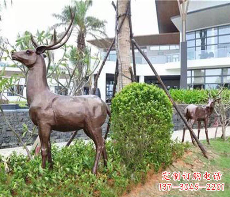 鹤壁艺术大师铸造的精美梅花鹿雕塑