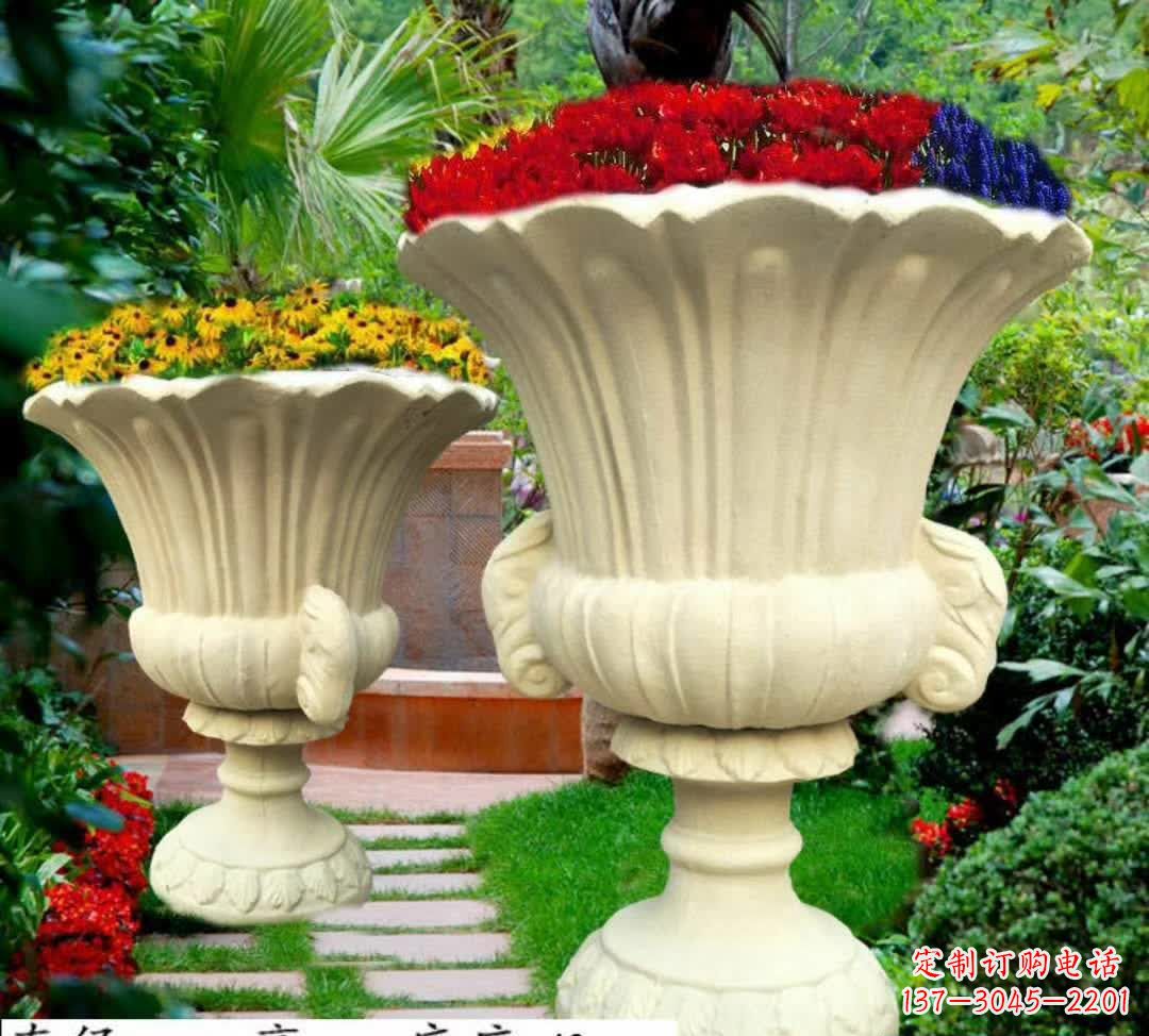 鹤壁以花园景观为灵感的花盆石雕