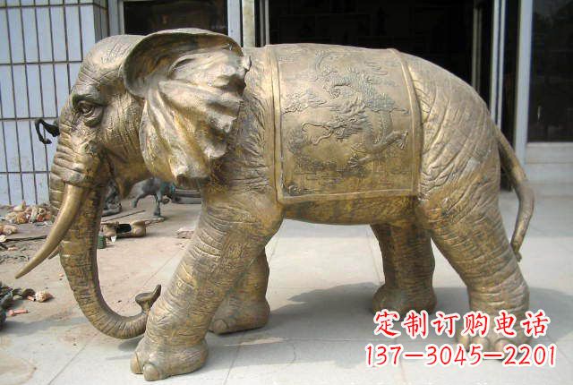鹤壁黄铜大象雕塑,让你的空间充满热情
