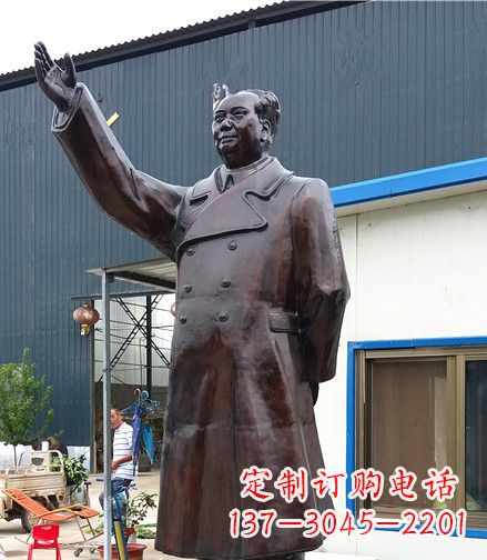 鹤壁挥手的毛主席铜雕像