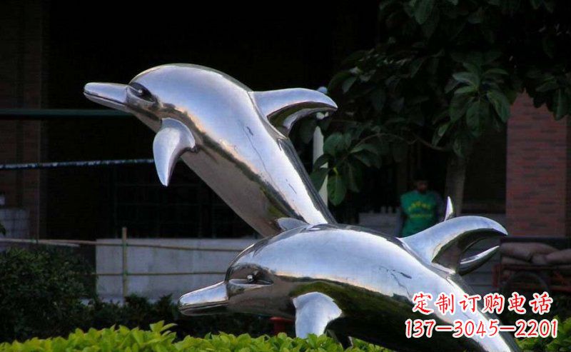 鹤壁彰显自由灵动的不锈钢跳跃海豚雕塑