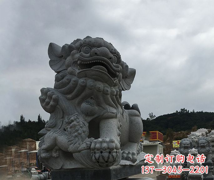 鹤壁街边景观南方狮子石雕