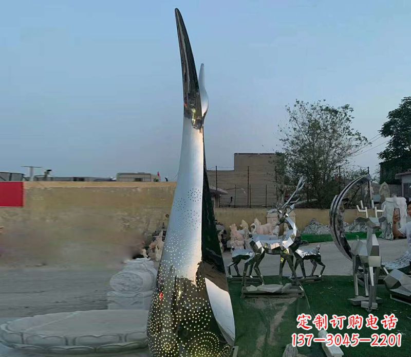 鹤壁高雅优雅,中领雕塑定制不锈钢抽象天鹅雕塑