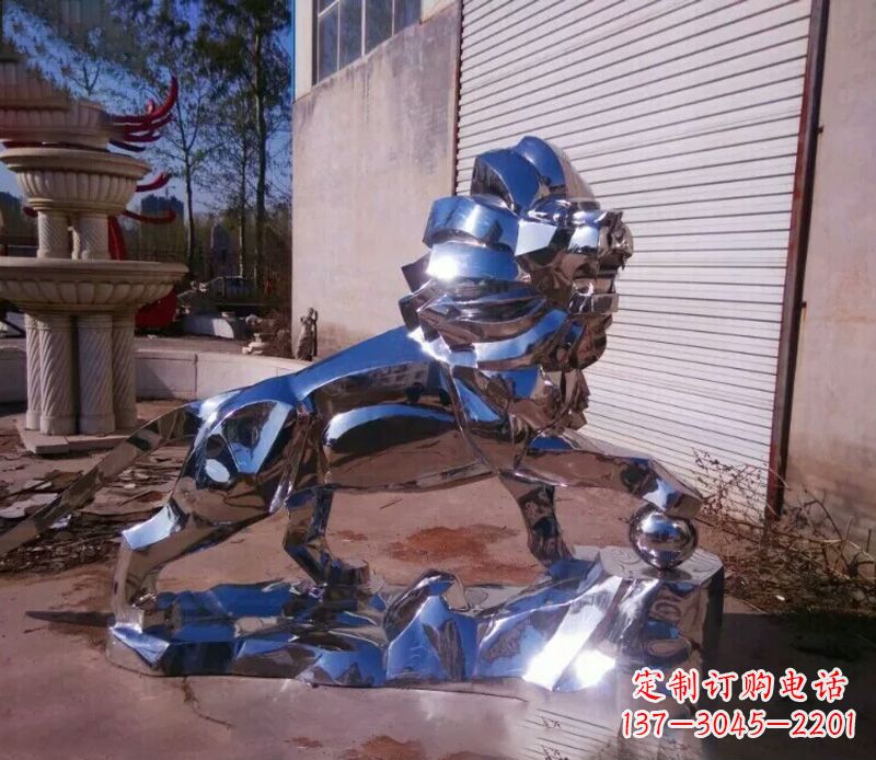 鹤壁镜面狮子踩球不锈钢雕塑
