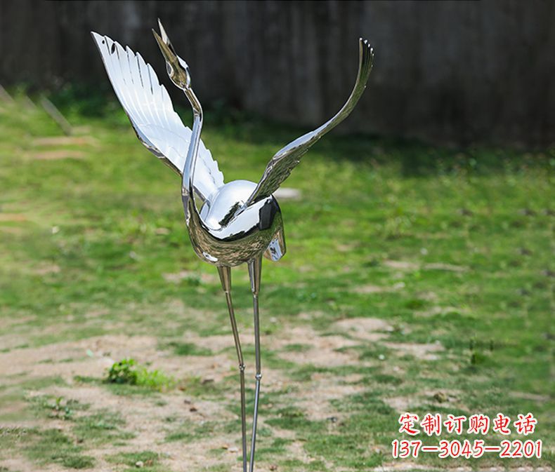 鹤壁高端定制丹顶鹤展翅不锈钢雕塑
